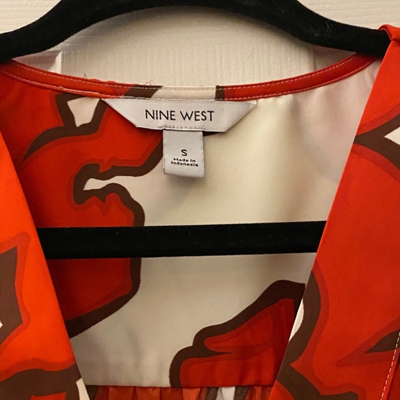 Nine West Vibrant Red and Cream Floral Blouse - Picture 4 of 9